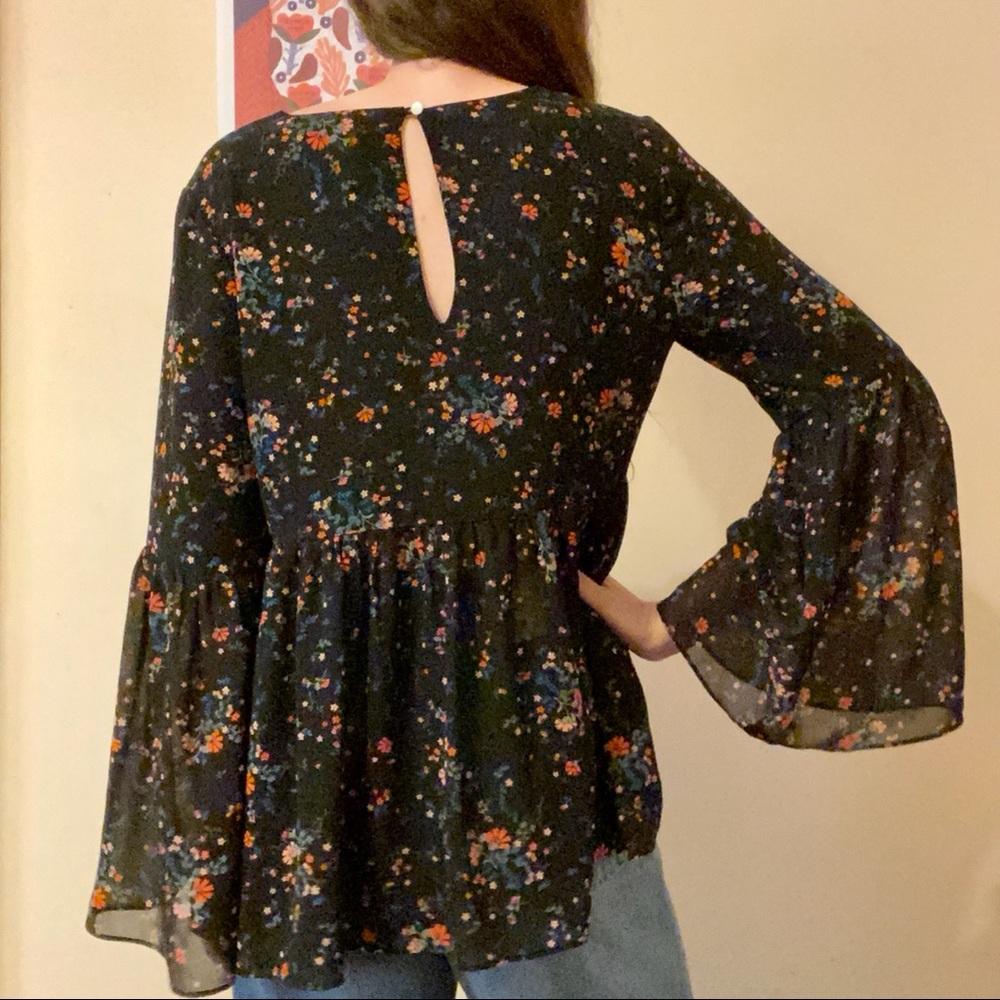 Bell Sleeve Floral Blouse - Picture 3 of 5